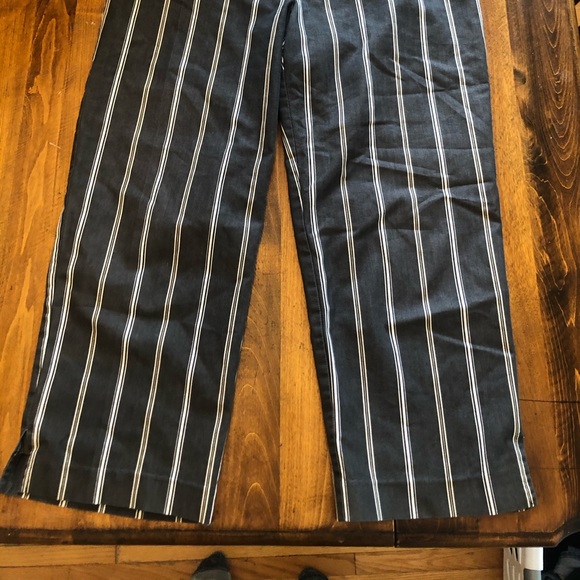 Funky striped flared capris - Picture 3 of 7